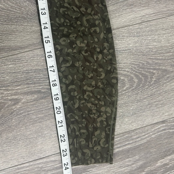 Lululemon Base Pace High-Rise Tight 25" in Intertwined Camo Medium Olive Multi 2 - Picture 13 of 15